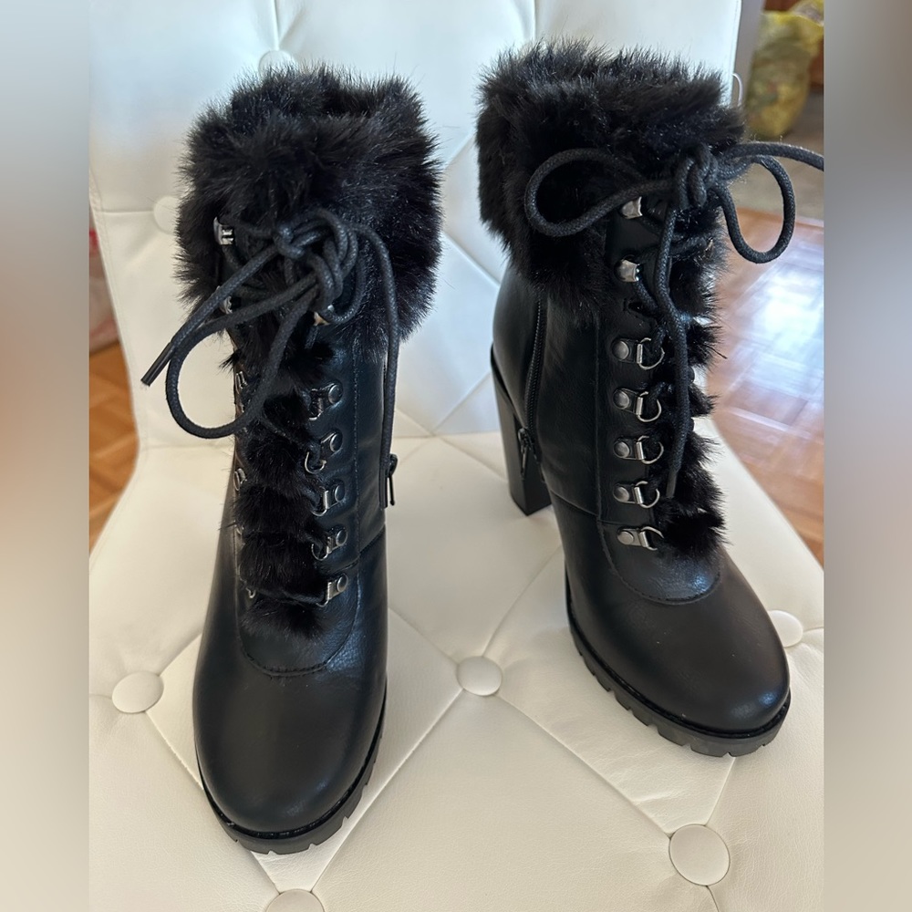 NWOT BCBG generation platform, faux, fur booties 8.5